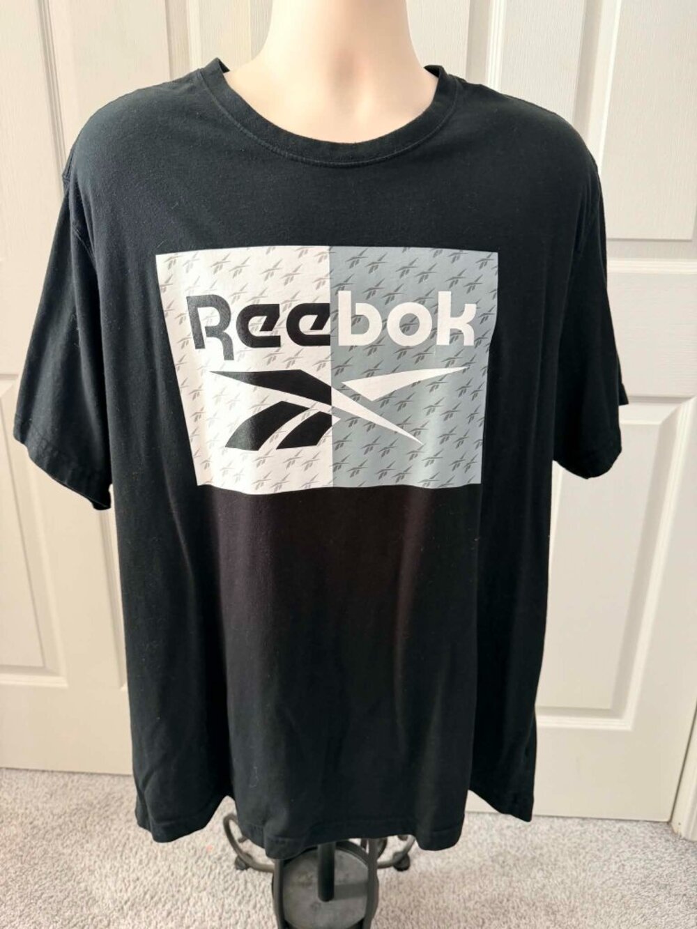Men's Black & White Reebok Short-Sleeved T-Shirt Size 2XL
